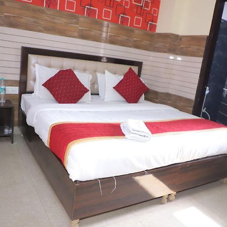 Hotel Aditya Residency Near Sector 63 Metro Station 노이다 외부 사진