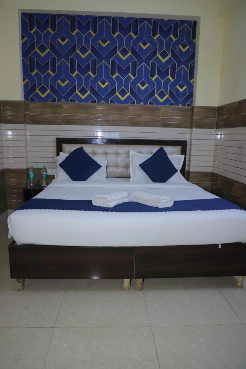 Hotel Aditya Residency Near Sector 63 Metro Station 노이다 외부 사진