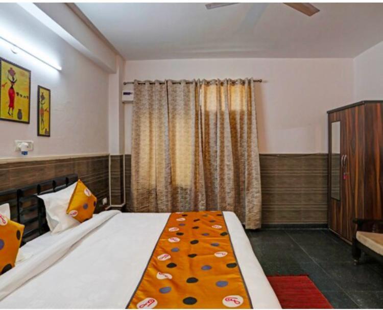 Hotel Aditya Residency Near Sector 63 Metro Station 노이다 외부 사진